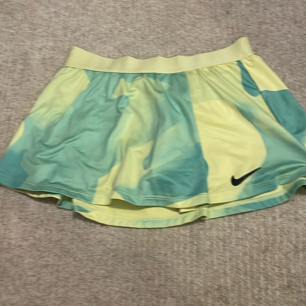 NIKE athletic mini skirt with shorts Girls Medium